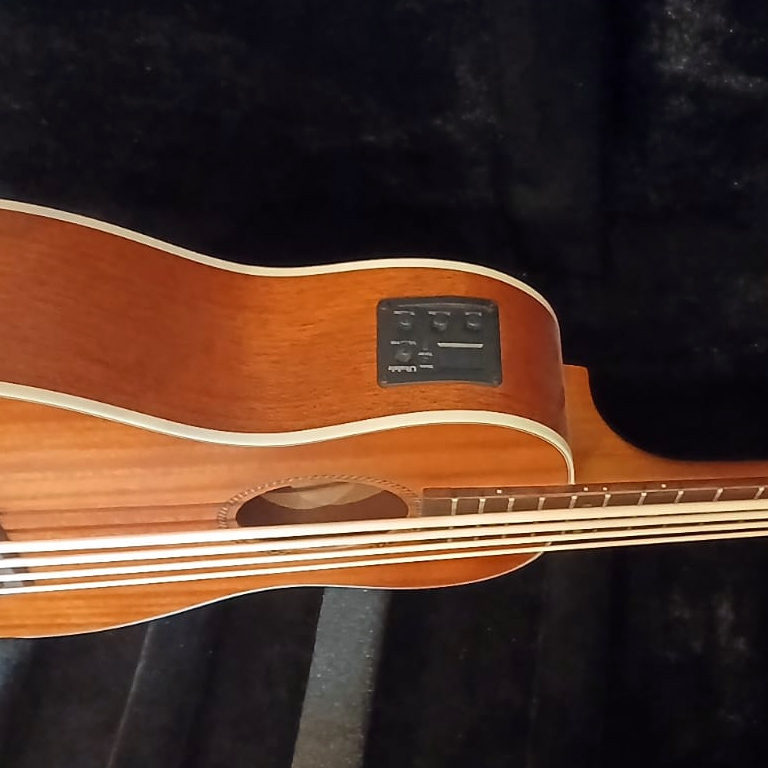 IKI-BASS MB4UK - Ukulele bass con borsa e tracolla - immagine 3